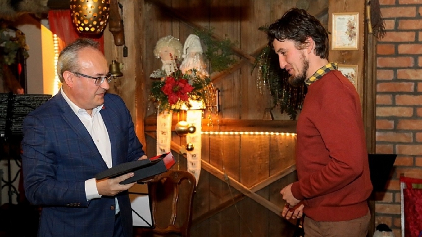 Bractwo Bartne nowym Ambasadorem Augustowa. Dzięki nim unikalna pszczoła augustowska ma się bardzo dobrze