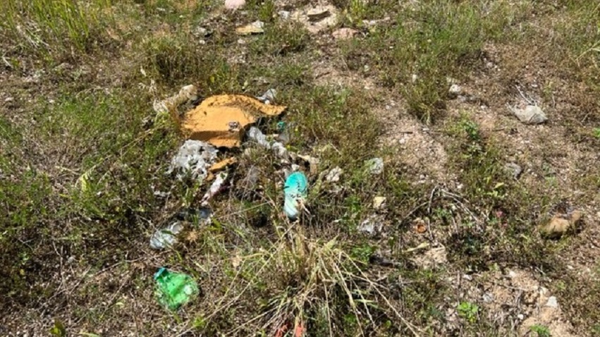 Śmieci zalegające w otulinie Suwalskiego Parku Krajobrazowego powinny usunąć osoby, które je tam zwoziły