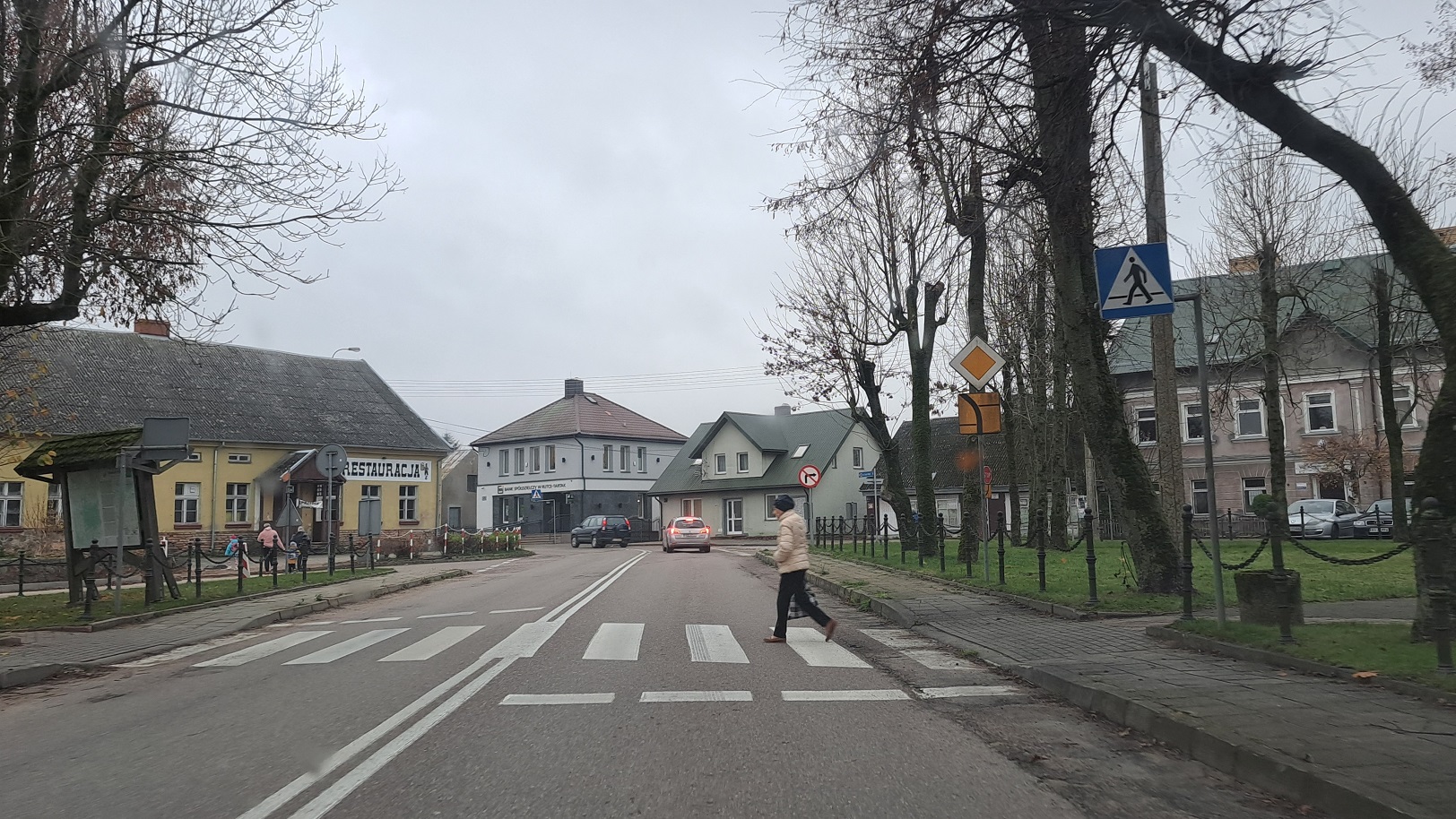 Rolnicy z okolic Filipowa skarżą się, że wójt gasi latarnie przy wiejskich ulicach, a przez całą noc oświetla gminny park