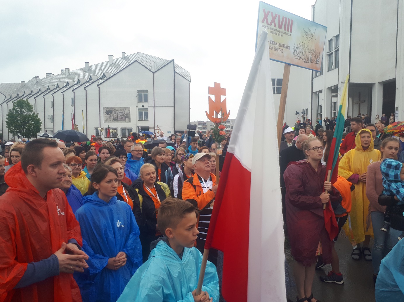 Międzynarodowa Piesza Pielgrzymka wyruszyła z Suwałk do Ostrej Bramy w Wilnie