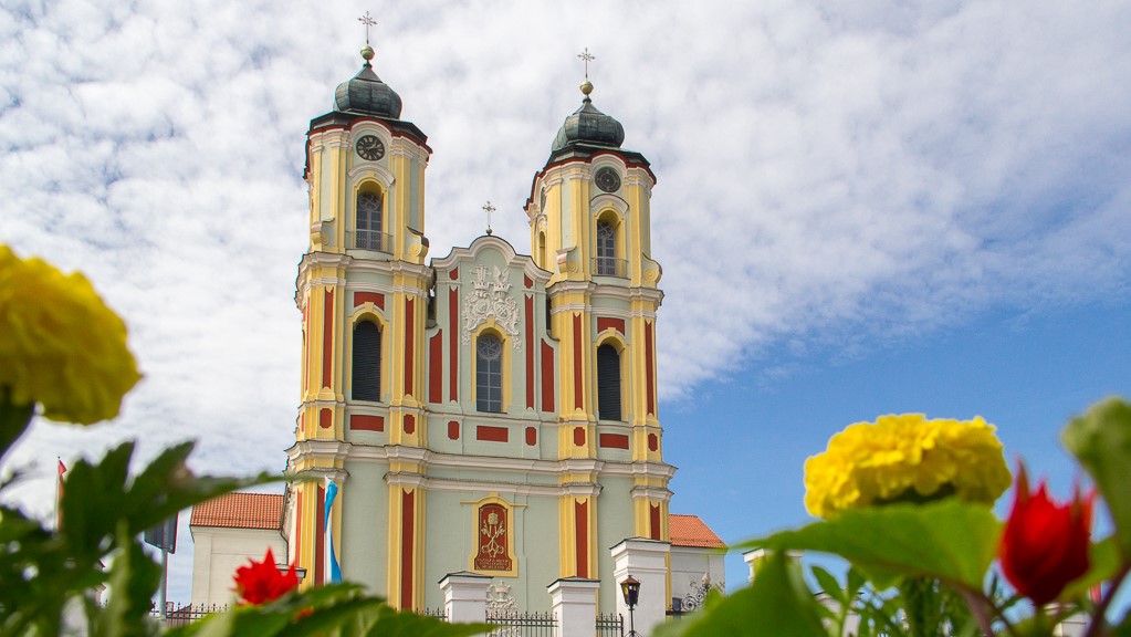 Zabytkowy mur przy bazylice w Sejnach odzyska dawny blask