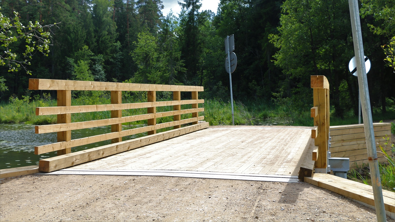 Znany z serialu „Czarne chmury” tak zwany mostek Dowgirda jest już wyremontowany