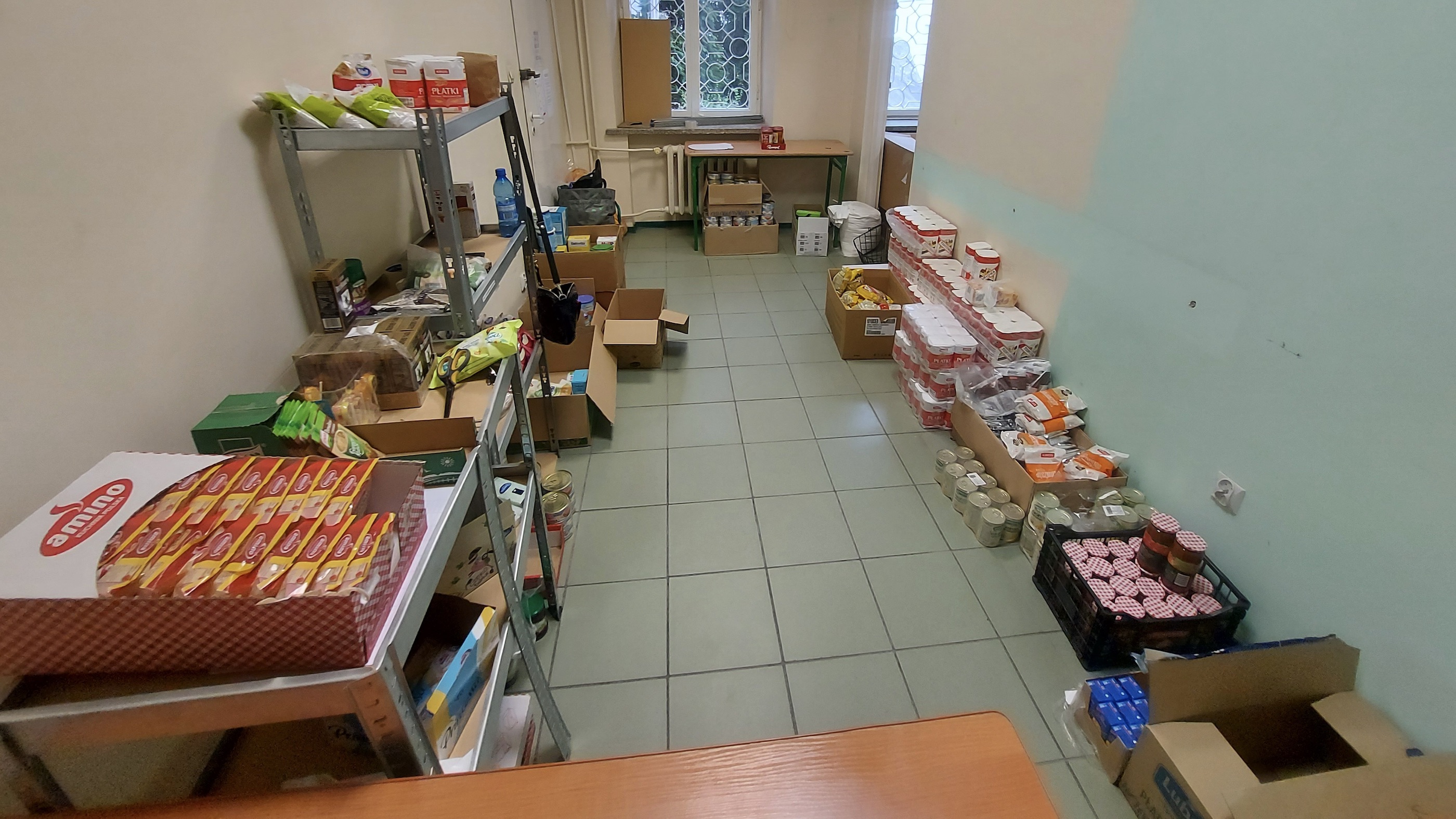 Żywności i środków higienicznych brakuje w augustowskim punkcie pomocy Ukraińcom przy ulicy Wojska Polskiego 1