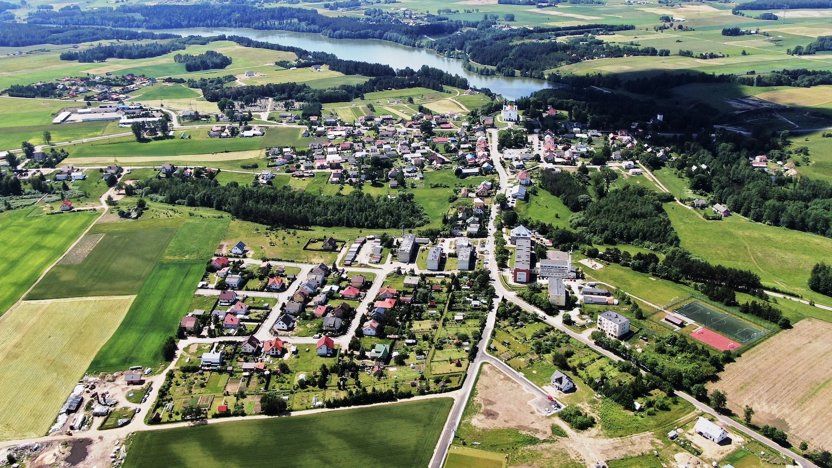 Kilkusetletnia droga będzie miała twardą nawierzchnię