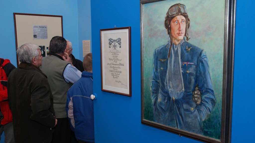 Dowódca słynnego Dywizjonu 303 współpracował z komunistycznym wywiadem