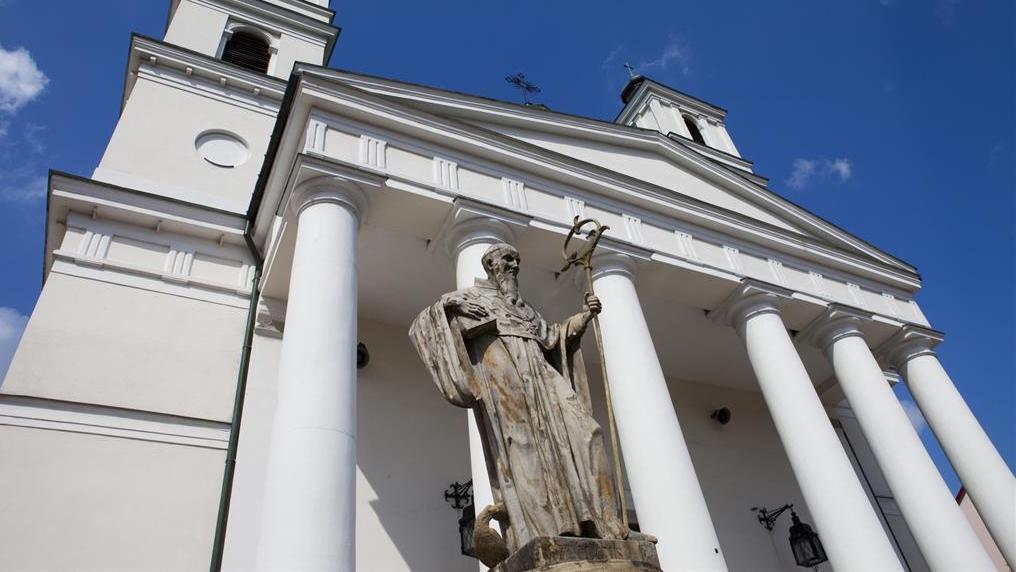 Policjanci zatrzymali 41-letniego mężczyznę, który okradł zakrystię parafii św. Aleksandra