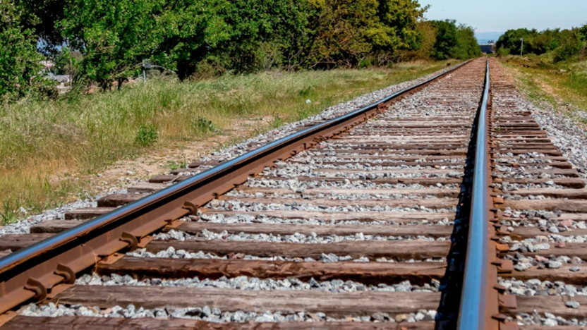 Ruch wahadłowy na przejeździe kolejowym na ul. Raczkowskiej - za kilka tygodni będzie tam bezpieczniej