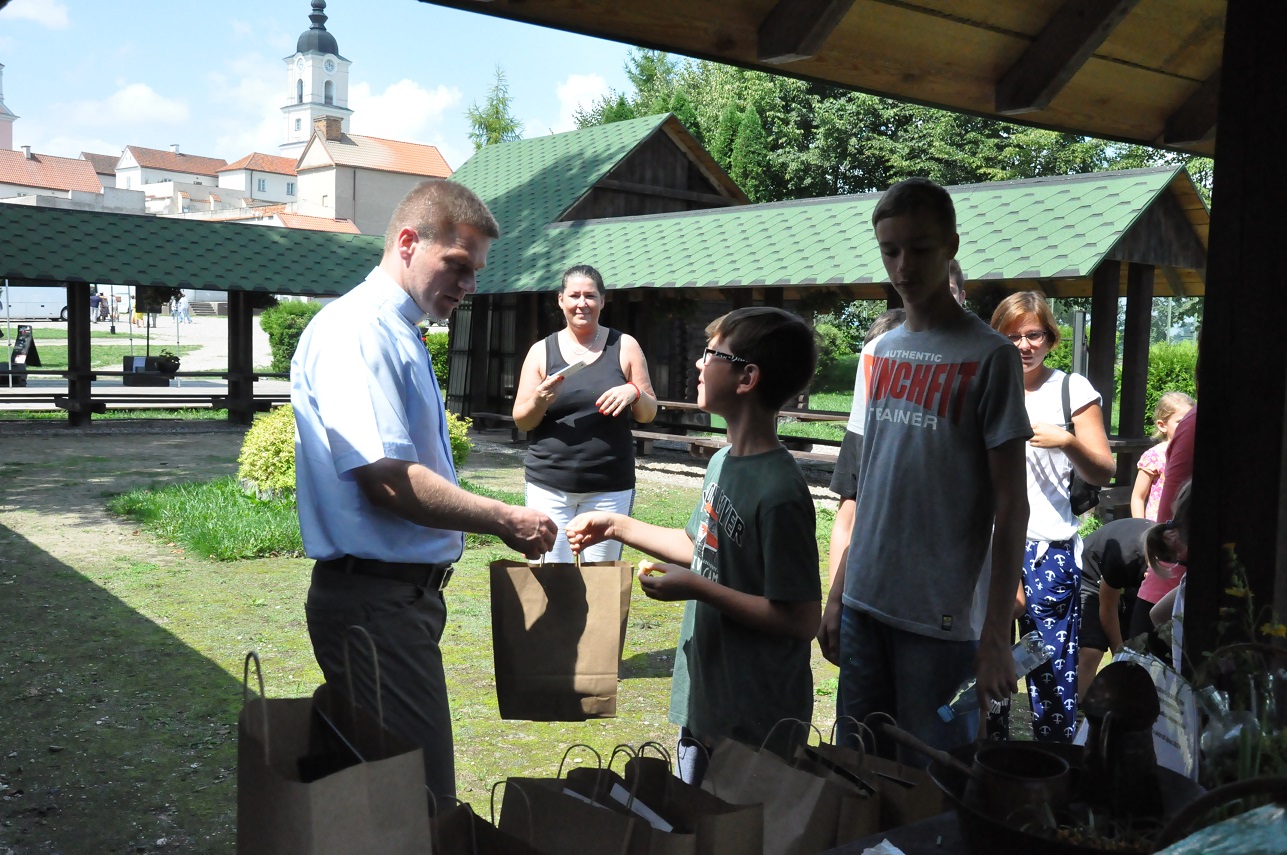 "Tropem skarbu kamedułów" nad Wigrami