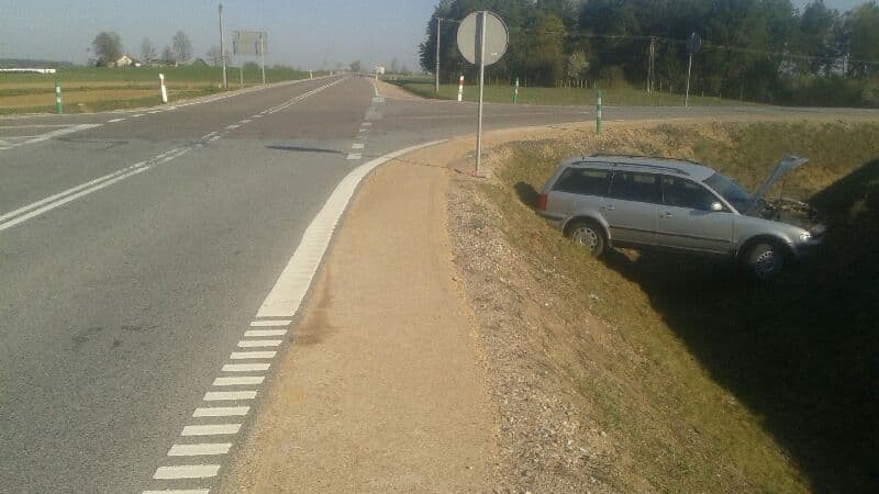 Na niebezpiecznym skrzyżowaniu w okolicy Raczek znów doszło do wypadku