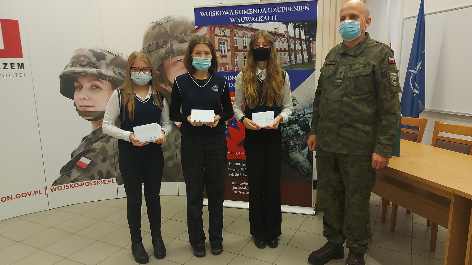 Kilkadziesiąt listów ze słowami wsparcia trafi do żołnierzy pełniących służbę na granicy