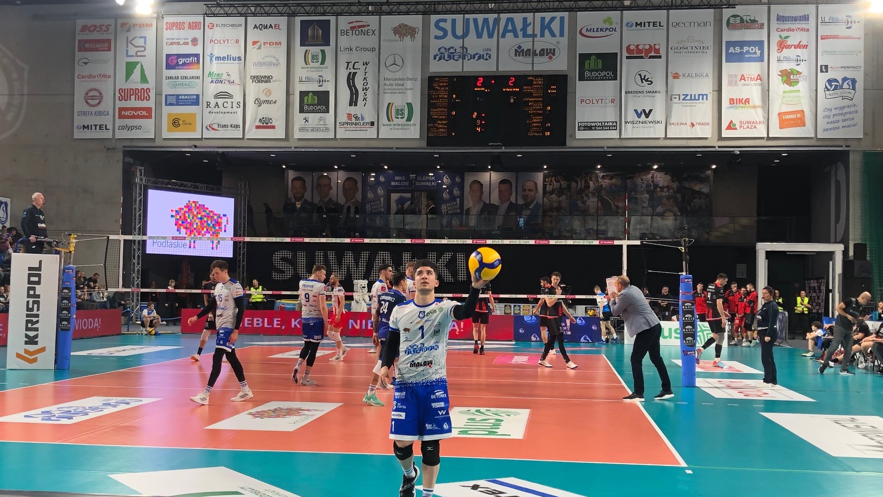 W swoim setnym meczu w PlusLidze drużyna Ślepska Malowu przegrała we własnej hali z liderem