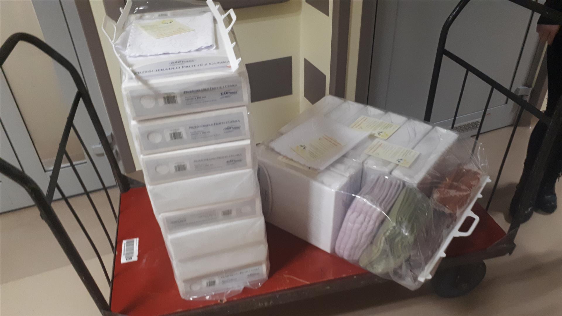 Prześcieradła i specjalne ręczniki trafiły na oddział onkologiczny Szpitala Wojewódzkiego w Suwałkach