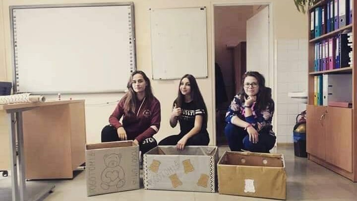 Zbierają maskotki, aby pomóc przetrwać trudne chwile dzieciom przewożonym w karetkach