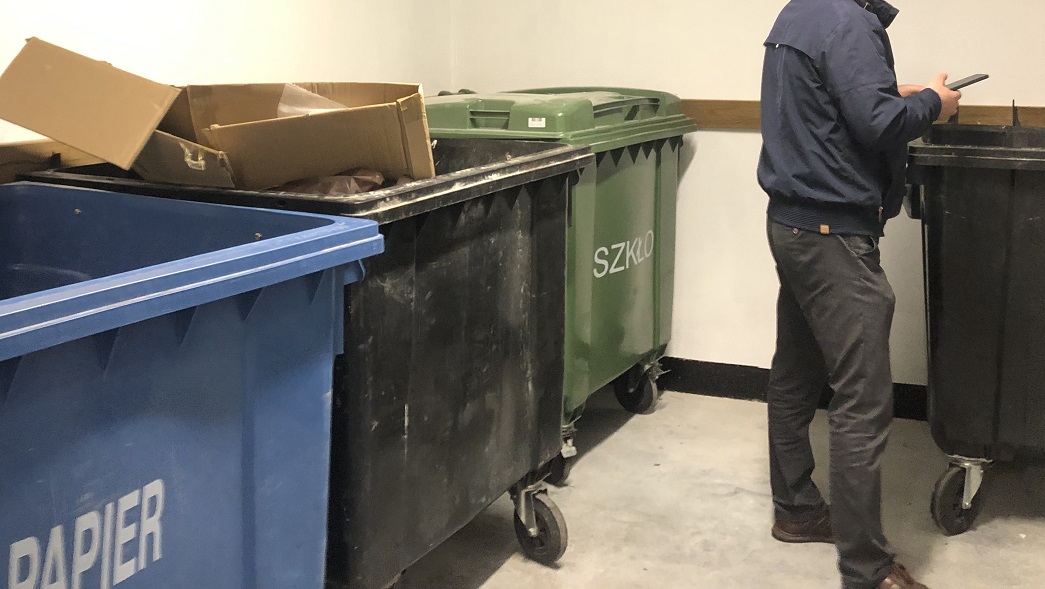 Pół miliona złotych za zamknięcie wiat śmietnikowych. Władze jednej ze spółdzielni policzyły koszty