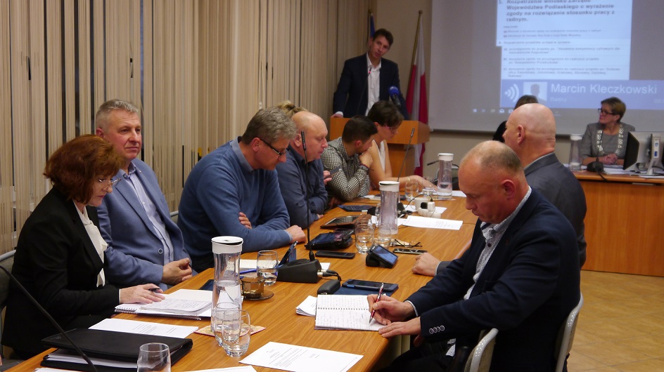 W Augustowie padł kolejny rekord. Posiedzenie rady miejskiej trwało 14 godzin, 8 minut i 23 sekundy