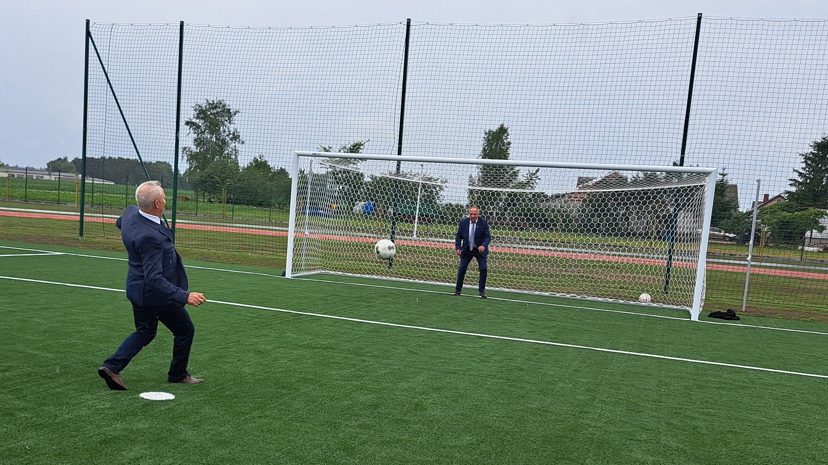 Mieszkańcy gminy Raczki doczekali się nowego stadionu lekkoatletycznego