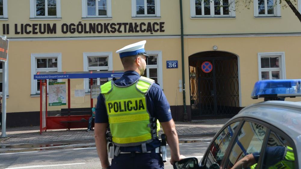 W Suwałkach trwają kontrole przejść dla pieszych w pobliżu szkół