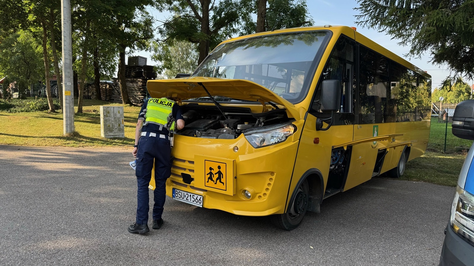 Suwalscy policjanci kontrolują autobusy szkolne