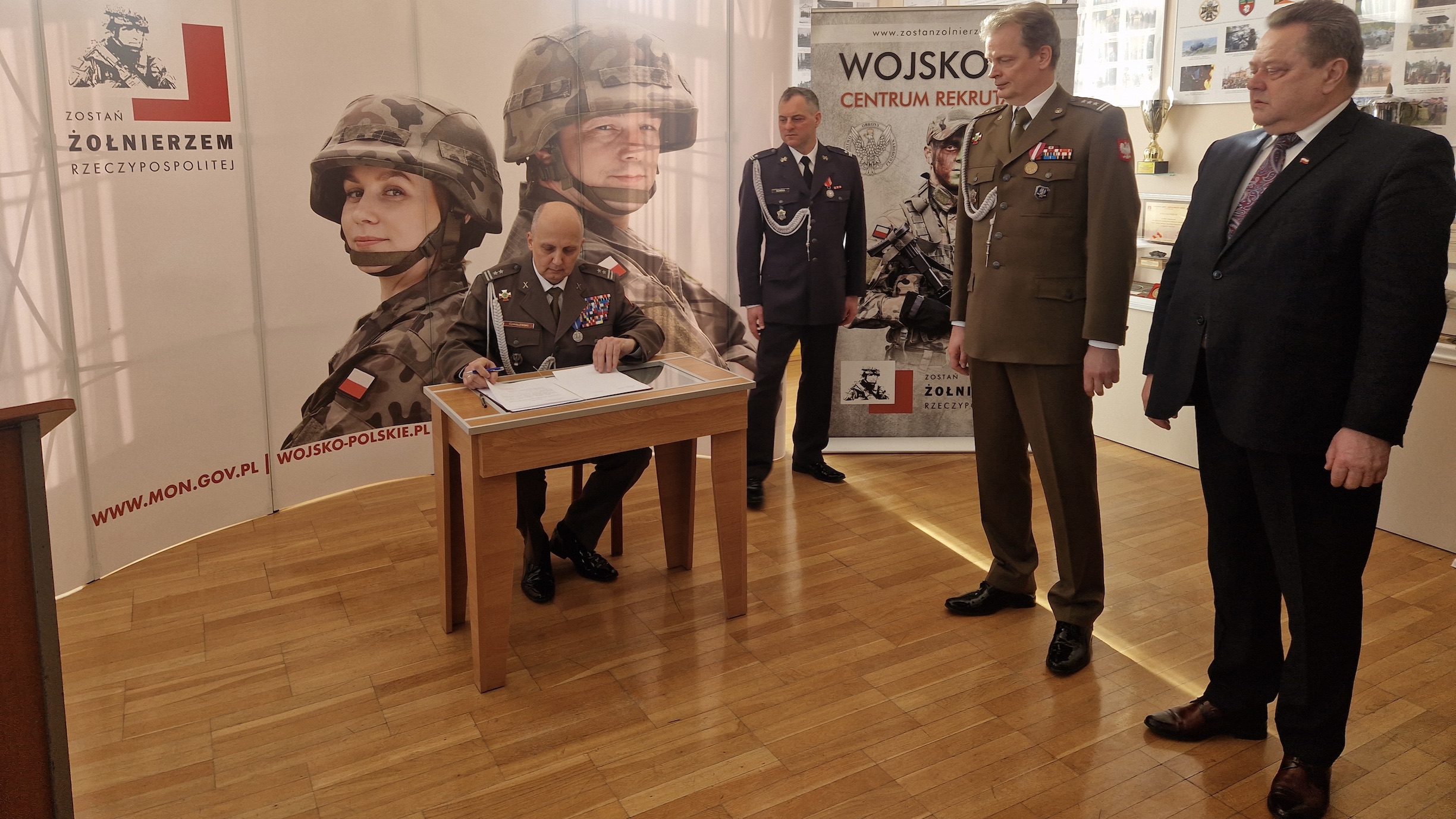 Szef Wojskowego Centrum Rekrutacji w Suwałkach oficjalnie pożegnał się dzisiaj ze stanowiskiem