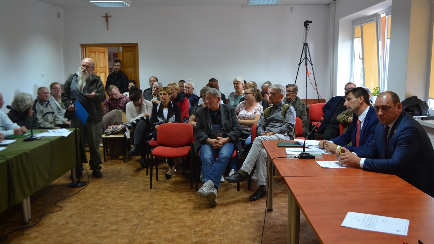 Mieszkańcy wsi Jagłowo nie zgadzają się na budowę dużej farmy fotowoltaicznej nad Biebrzą