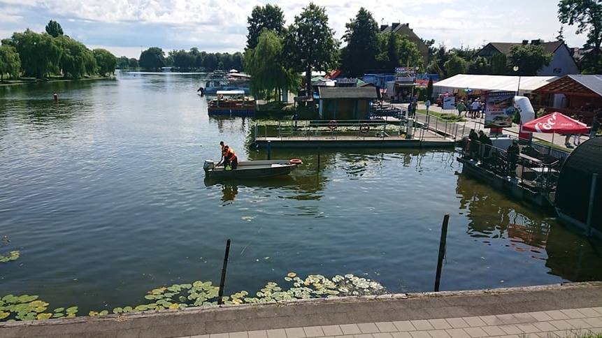 Wyciek oleju napędowego do rzeki Netty w Augustowie