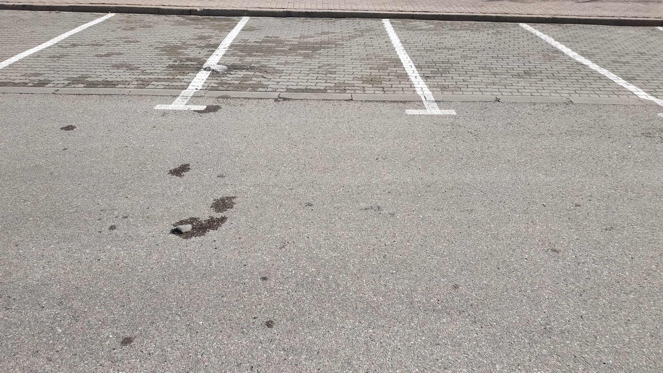 W Suwałkach nie ma na razie planów przywrócenia strefy płatnego parkowania