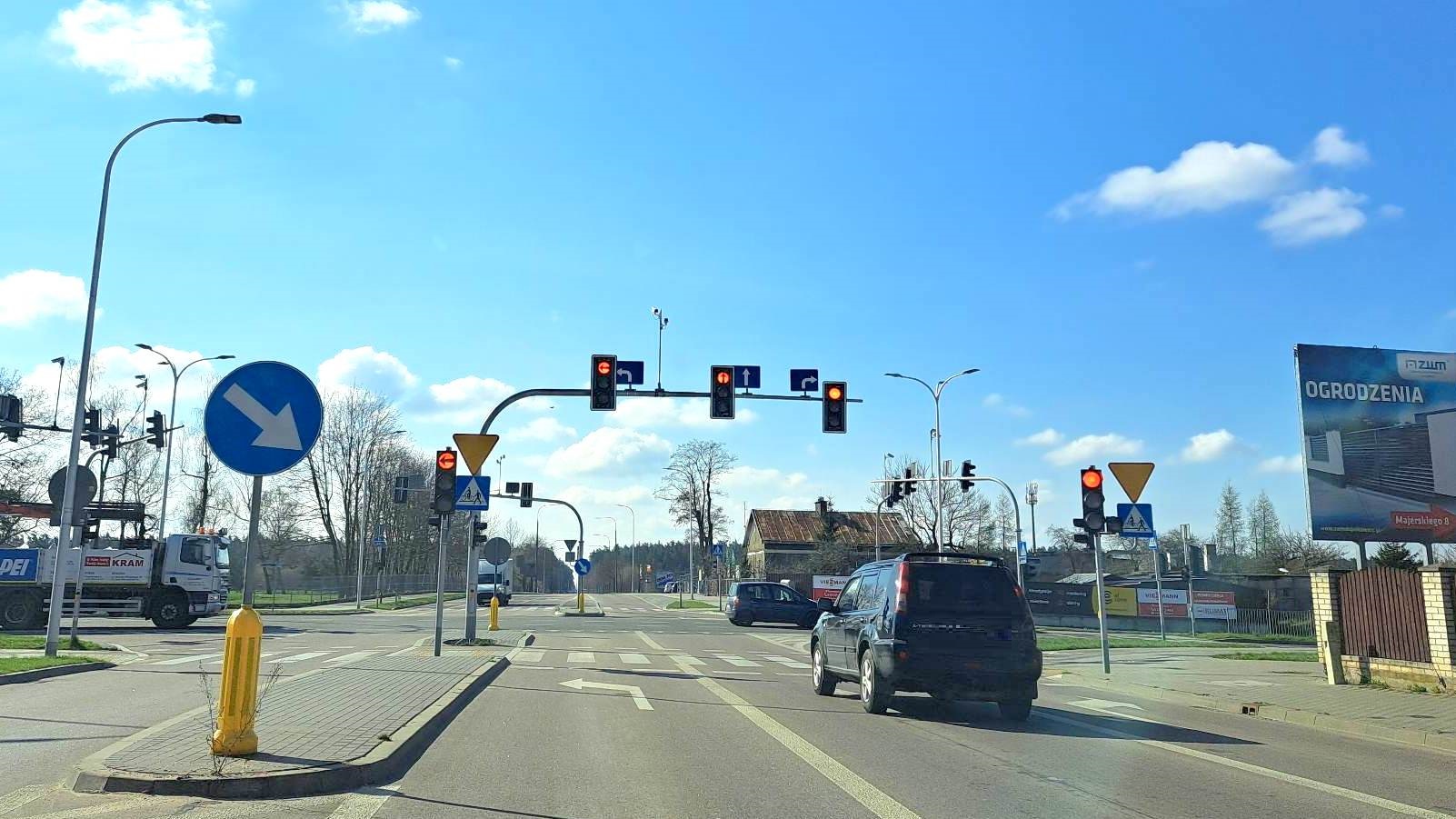 Kilkadziesiąt tysięcy złotych za naprawę świateł. Doszło tam do zderzenia dwóch samochodów