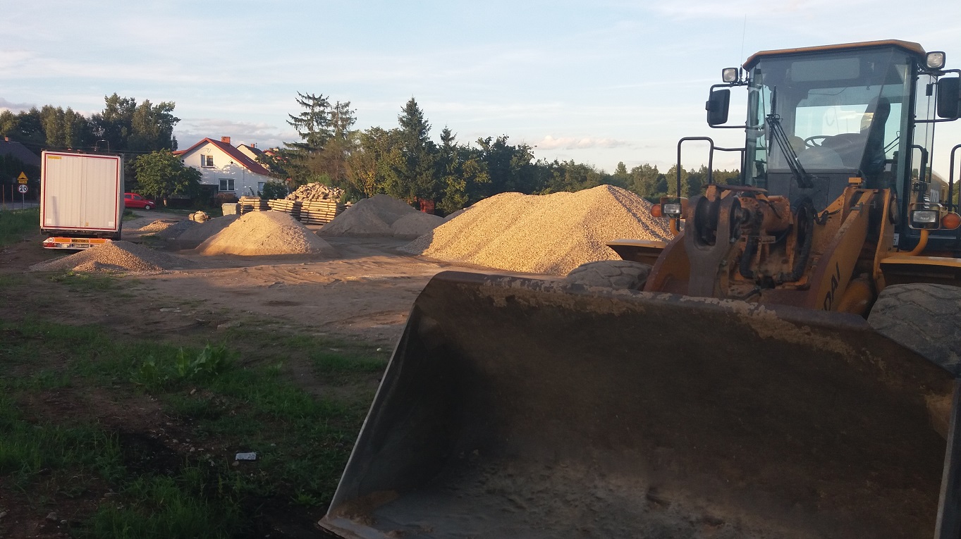 Burmistrz Sejn nakazał uprzątnięcie nielegalnego składowiska żwiru przy ulicy Łąkowej