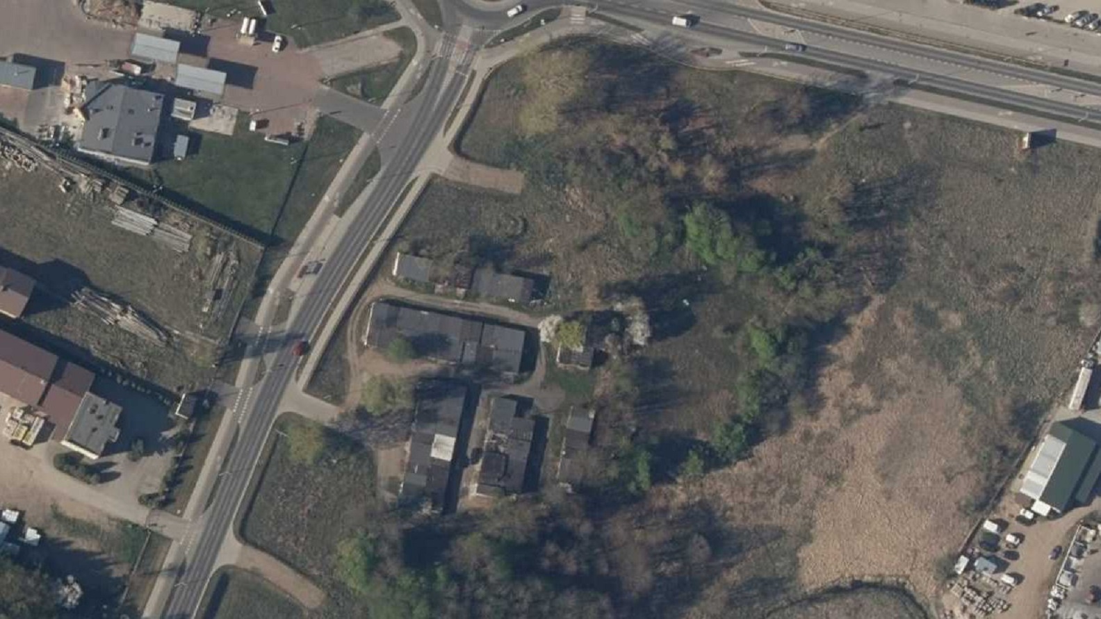 Co dalej z garażami na Sejneńskiej? Sklep tam nie powstanie