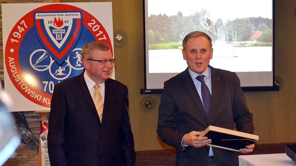 Jak podzielić dotacje miedzy augustowskie kluby sportowe, aby nie zabrało pieniędzy na stypendia dla zawodników i pensje dla trenerów?