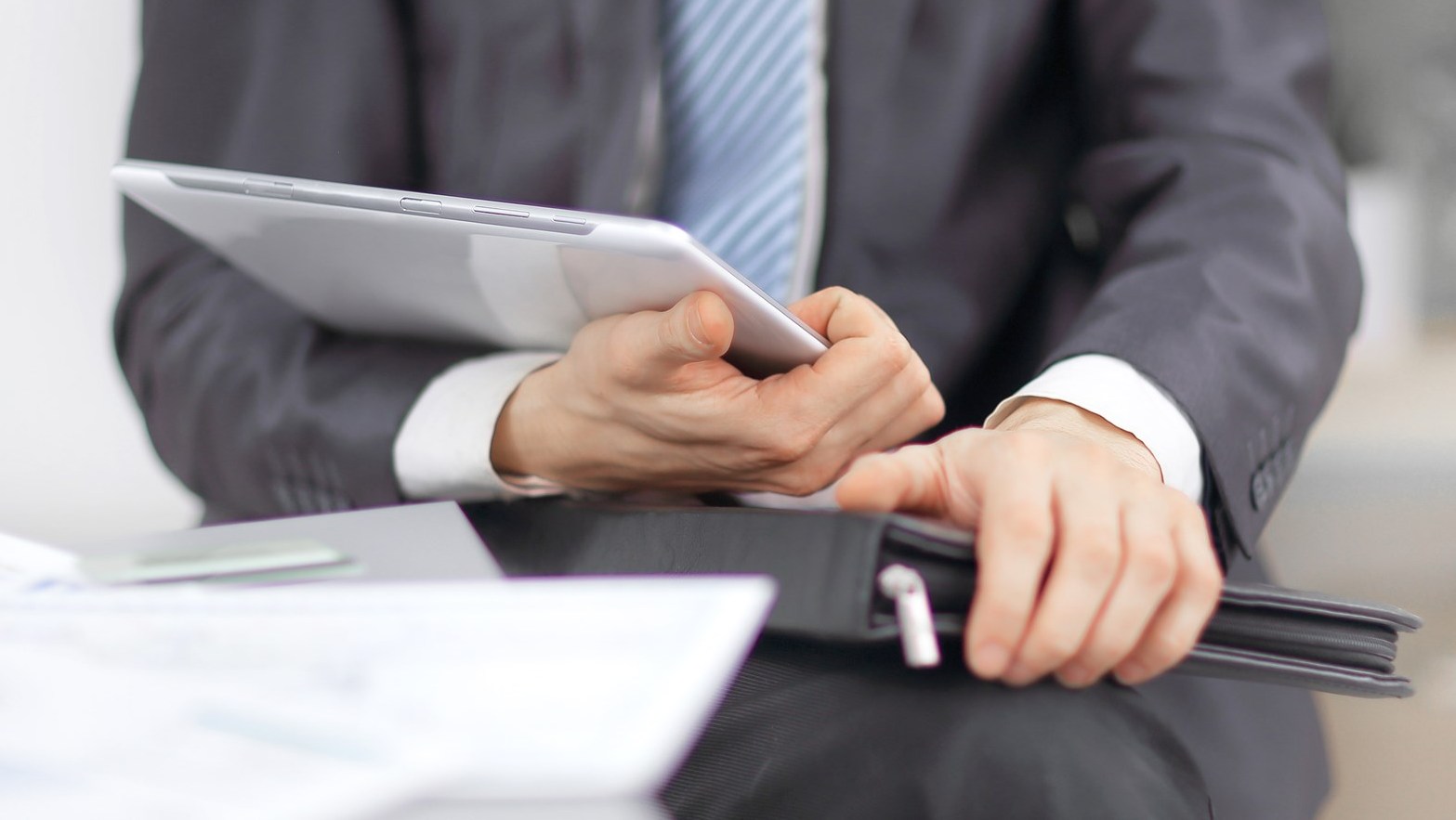 Powiatowy radny nie otrzyma kopii dokumentów, bo starosta augustowski oszczędza na artykułach biurowych