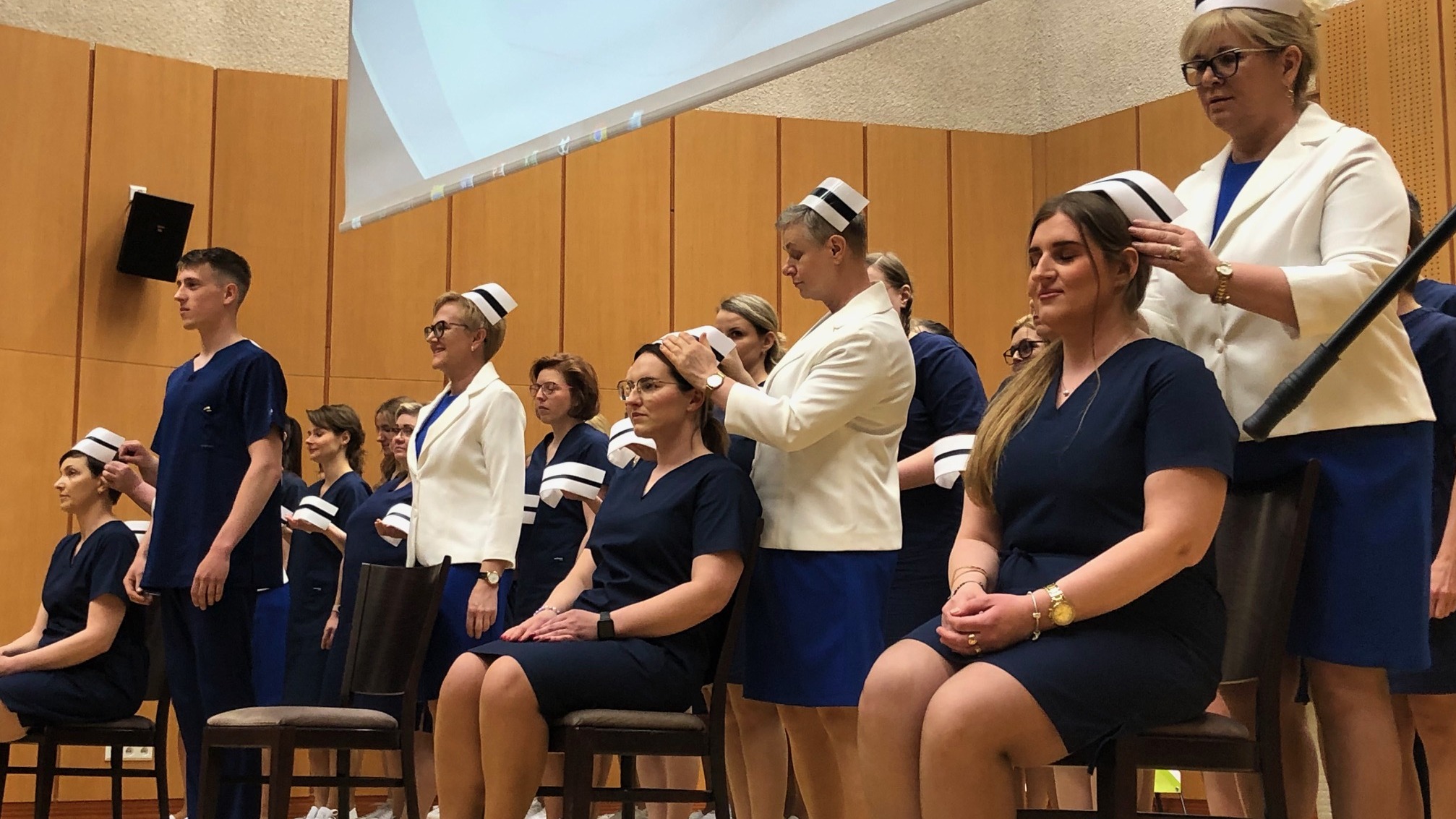 Czepkowanie w Państwowej Uczelni Zawodowej. Pielęgniarki mają wątpliwości