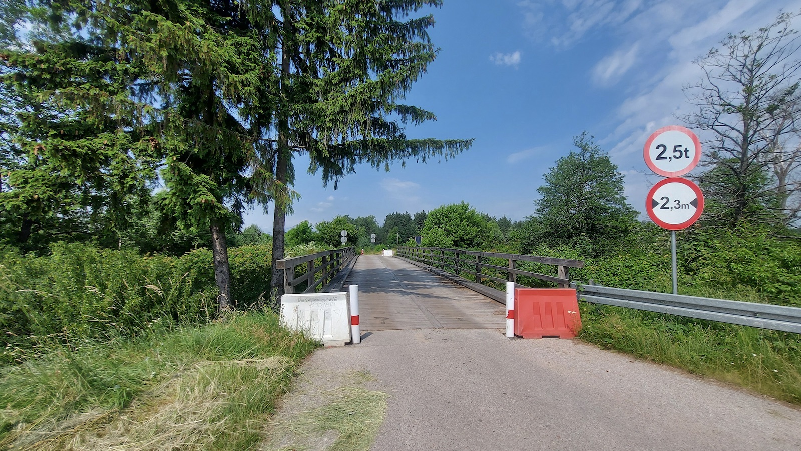 Mieszkańcy gminy Płaska prawdopodobnie doczekają się remontu drewnianego mostku w Suchej Rzeczce