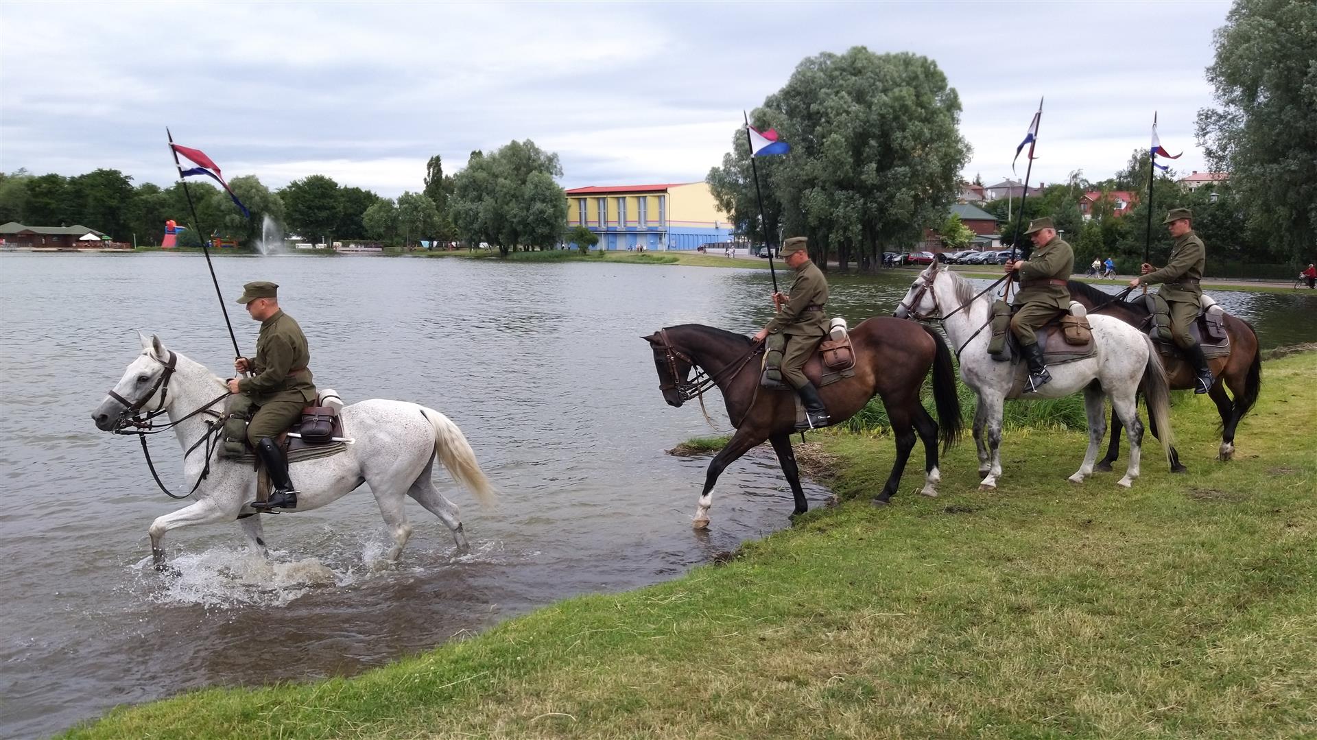 Pokazy konne, wystawa i odsłonięcie tablicy pamięci żołnierzy - wielki jubileusz 3. Pułku Szwoleżerów Mazowieckich