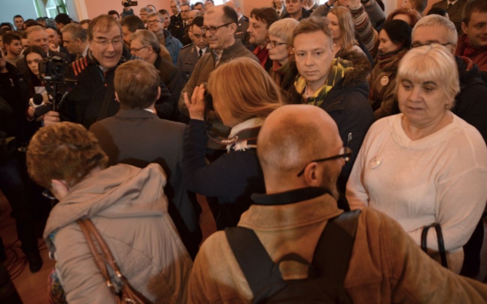 Znany z ławy oskarżonych suwalskiego sądu aktywista KOD-u znów protestował