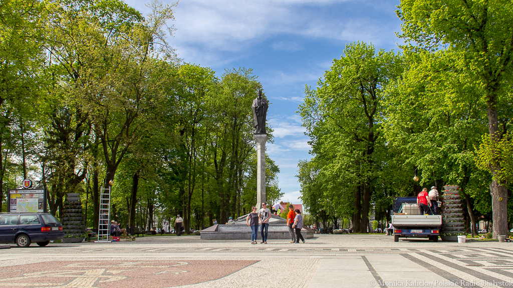 Targowisko, ogródki piwne, czy plac gdzie nieustanie trwa festyn. Jak powinien wyglądać Rynek Zygmunta Augusta?