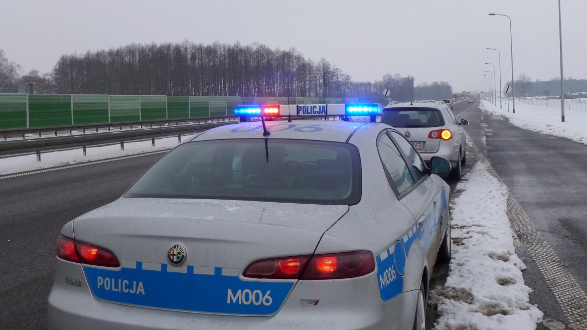 Na drogach trwają zmasowane kontrole policyjne