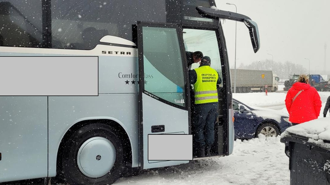 Policja rozpoczęła zimowe kontrole autobusów przewożących dzieci