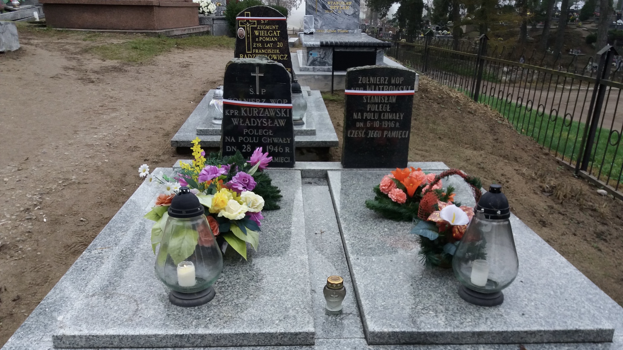 Na cmentarzu parafialnym w Sejnach odnawiane są groby polskich żołnierzy