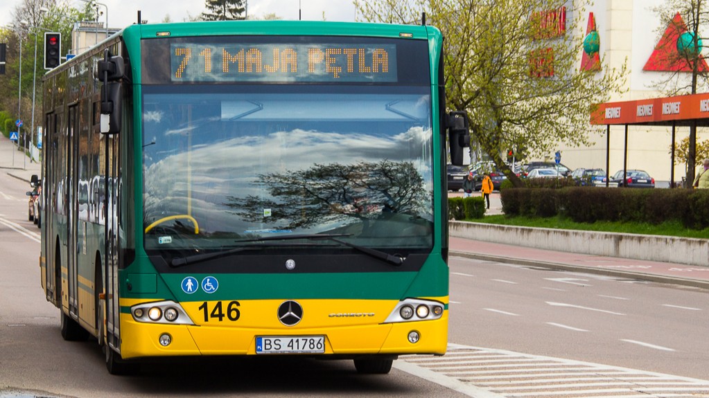 Godzina darmowej jazdy autobusem w Suwałkach dla pasażerów PKP