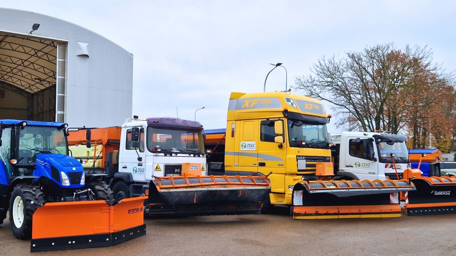 W Suwałkach spadł pierwszy śnieg, ale drogowcy zapewniają, że w tym roku zima ich nie zaskoczyła