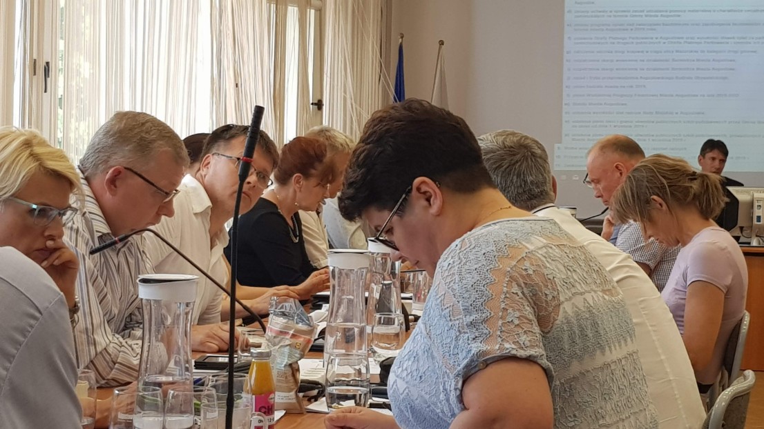 Augustowscy radni udzielili burmistrzowi absolutorium i votum zaufania