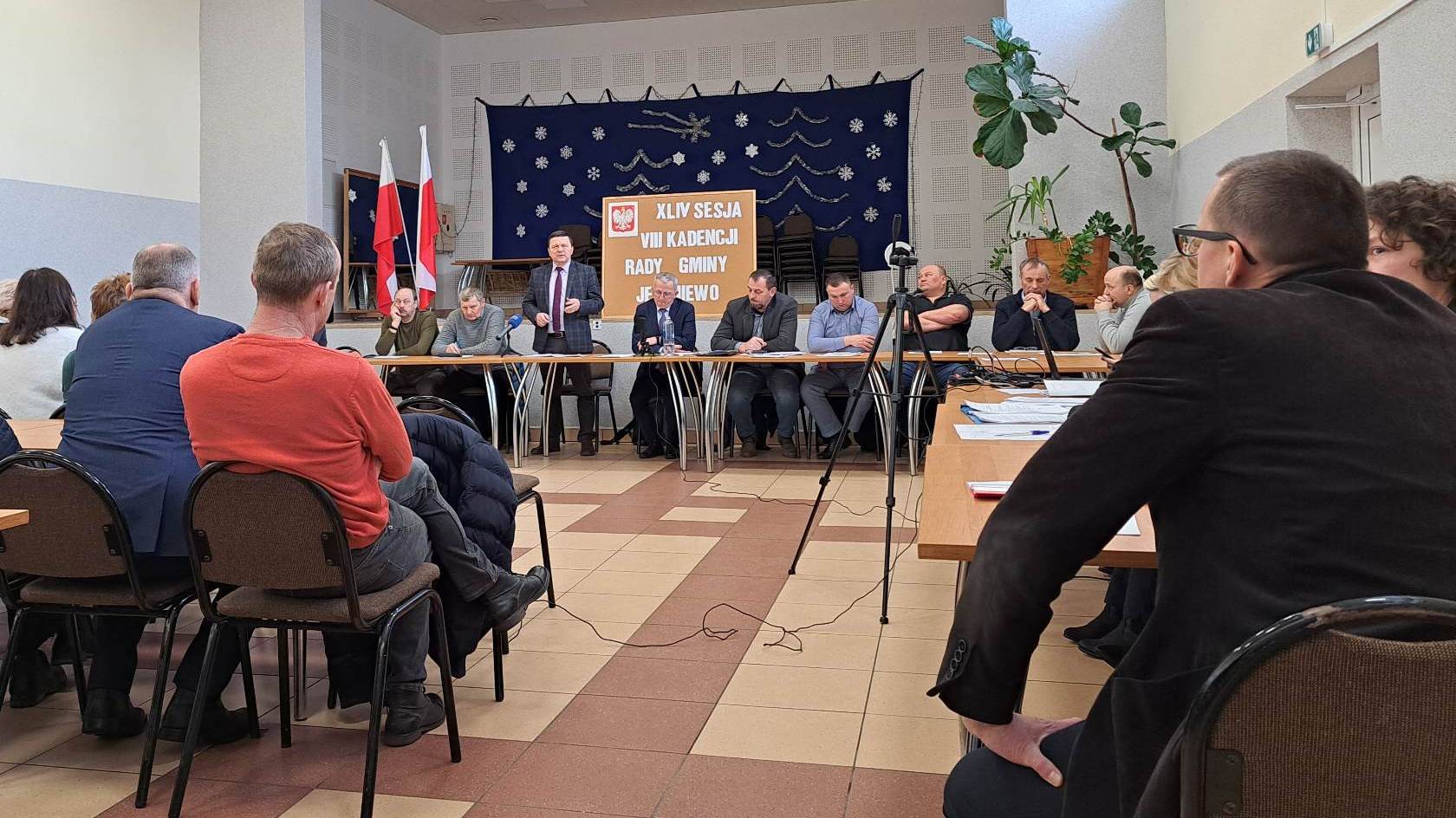 Mieszkańcy Jeleniewa skarżą się na jakość internetowej transmisji posiedzeń gminnej rady