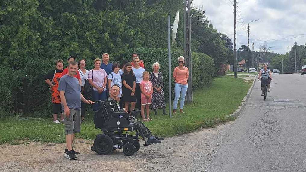 Mieszkańcy ulicy Wypusty w Augustowie domagają się budowy chodnika