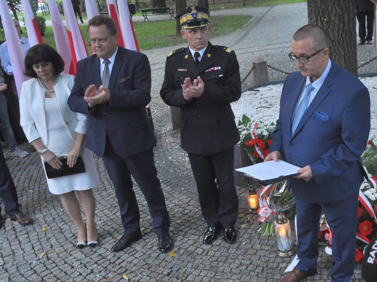 Suwalczanie pamiętają. Pod Dębem Wolności uczczono rocznicę powstania Solidarności