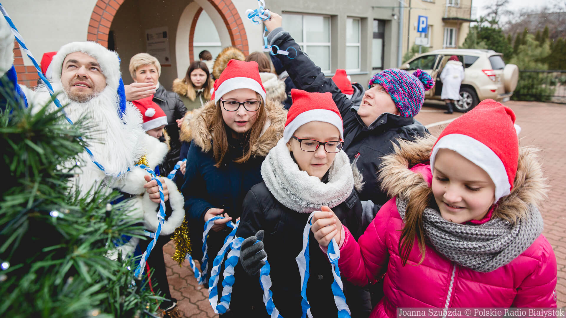 Choinka na niebiesko w Drohiczynie [zdjęcia, wideo]