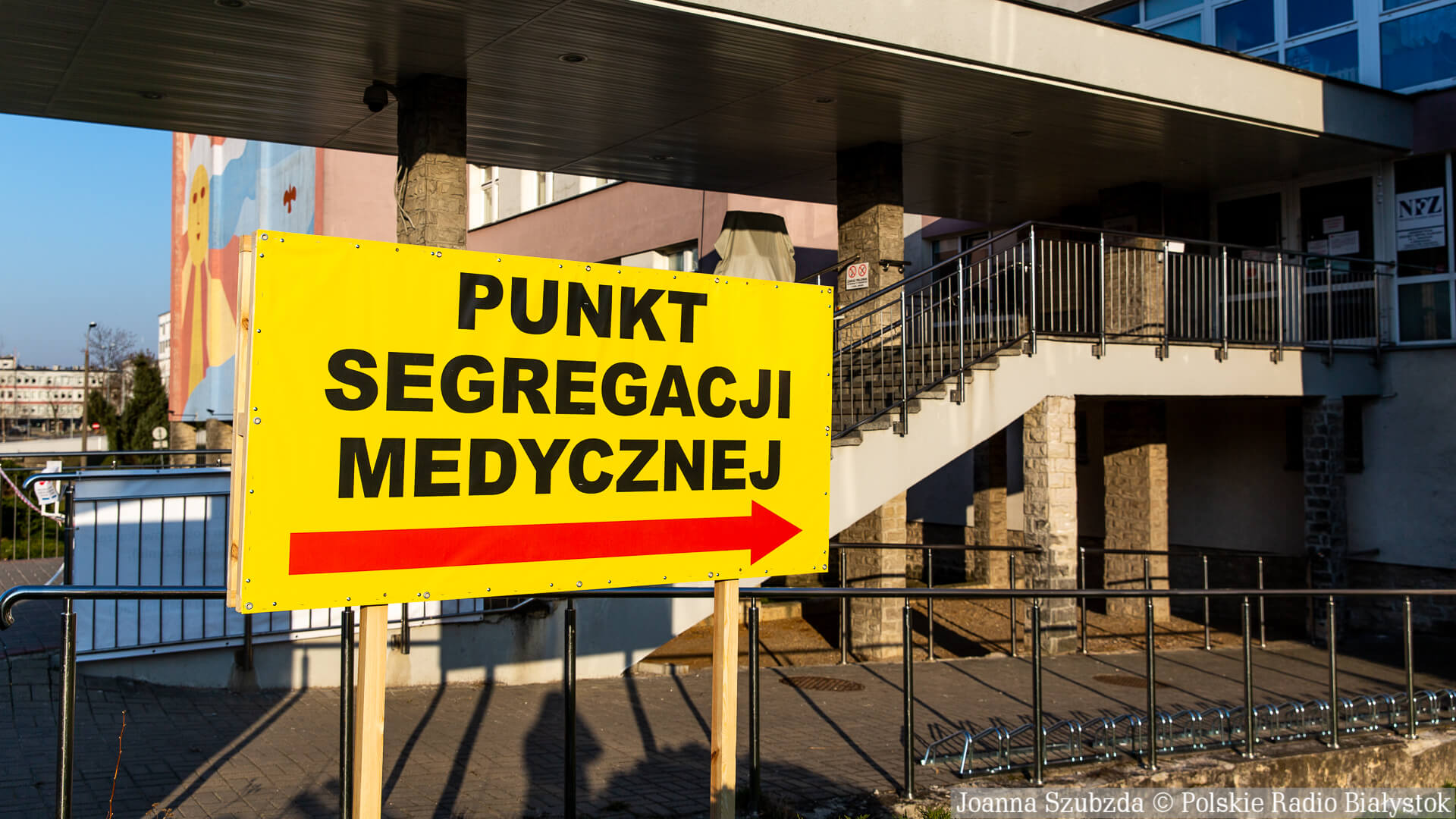 GIS: więcej zachorowań na COVID-19 dotyczy kobiet; częściej umierają mężczyźni