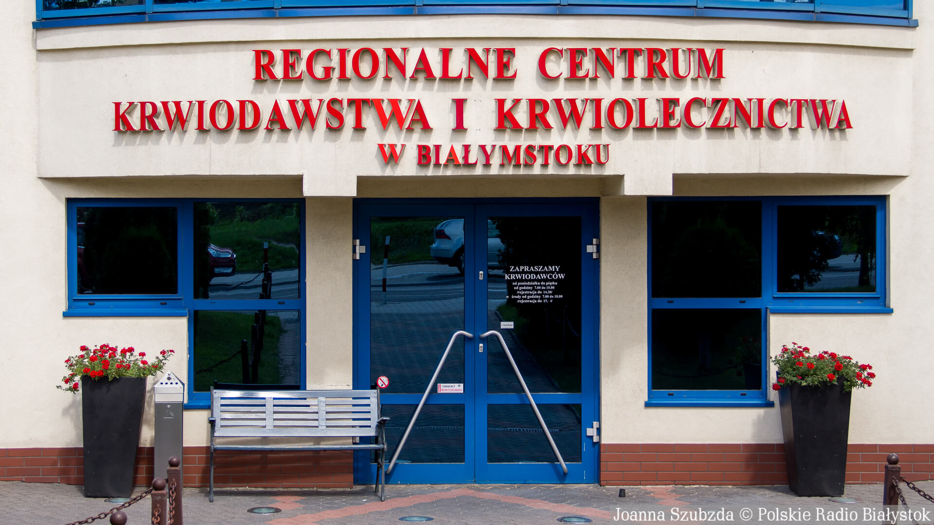Kolejni ozdrowieńcy z Covid-19 zgłaszają się do białostockiego centrum krwiodawstwa, aby oddać osocze