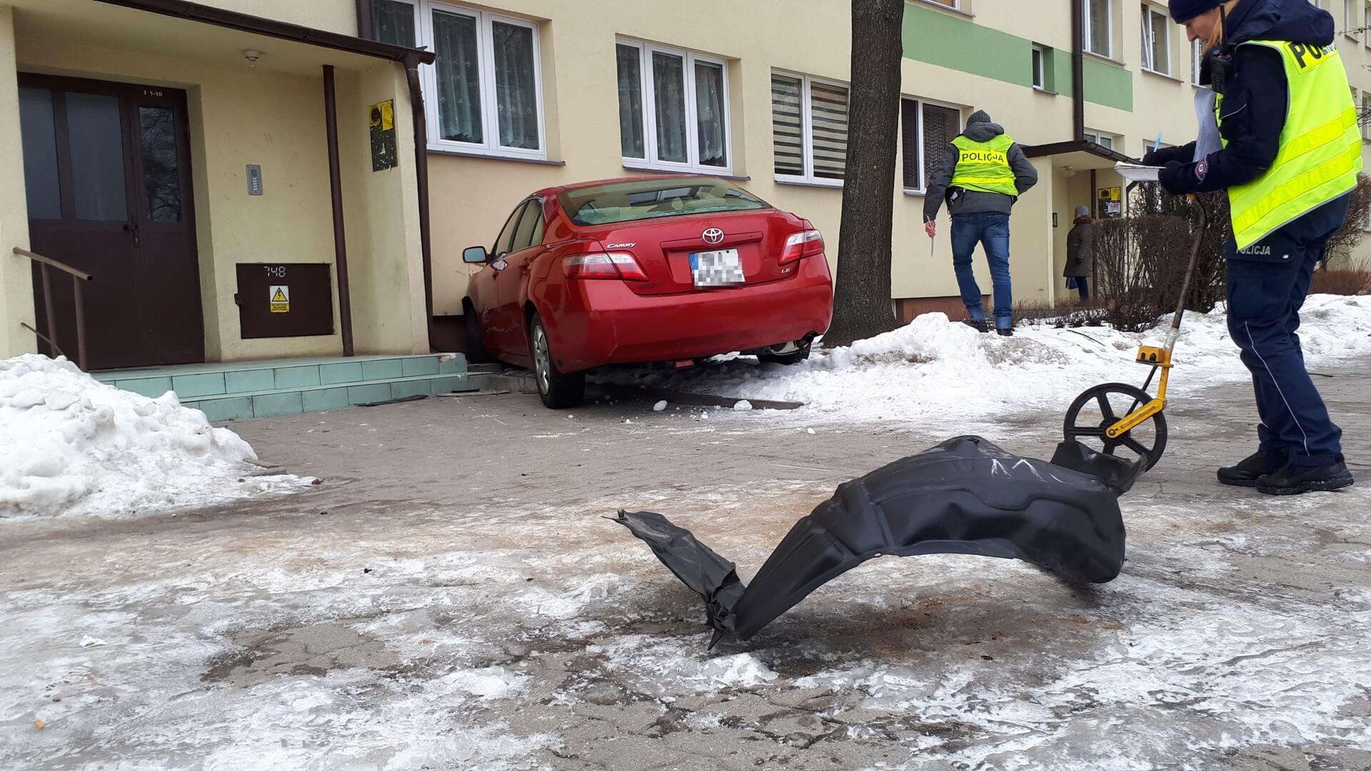 Jedna osoba nie żyje a jedna jest ranna w dwóch wypadkach w województwie podlaskim