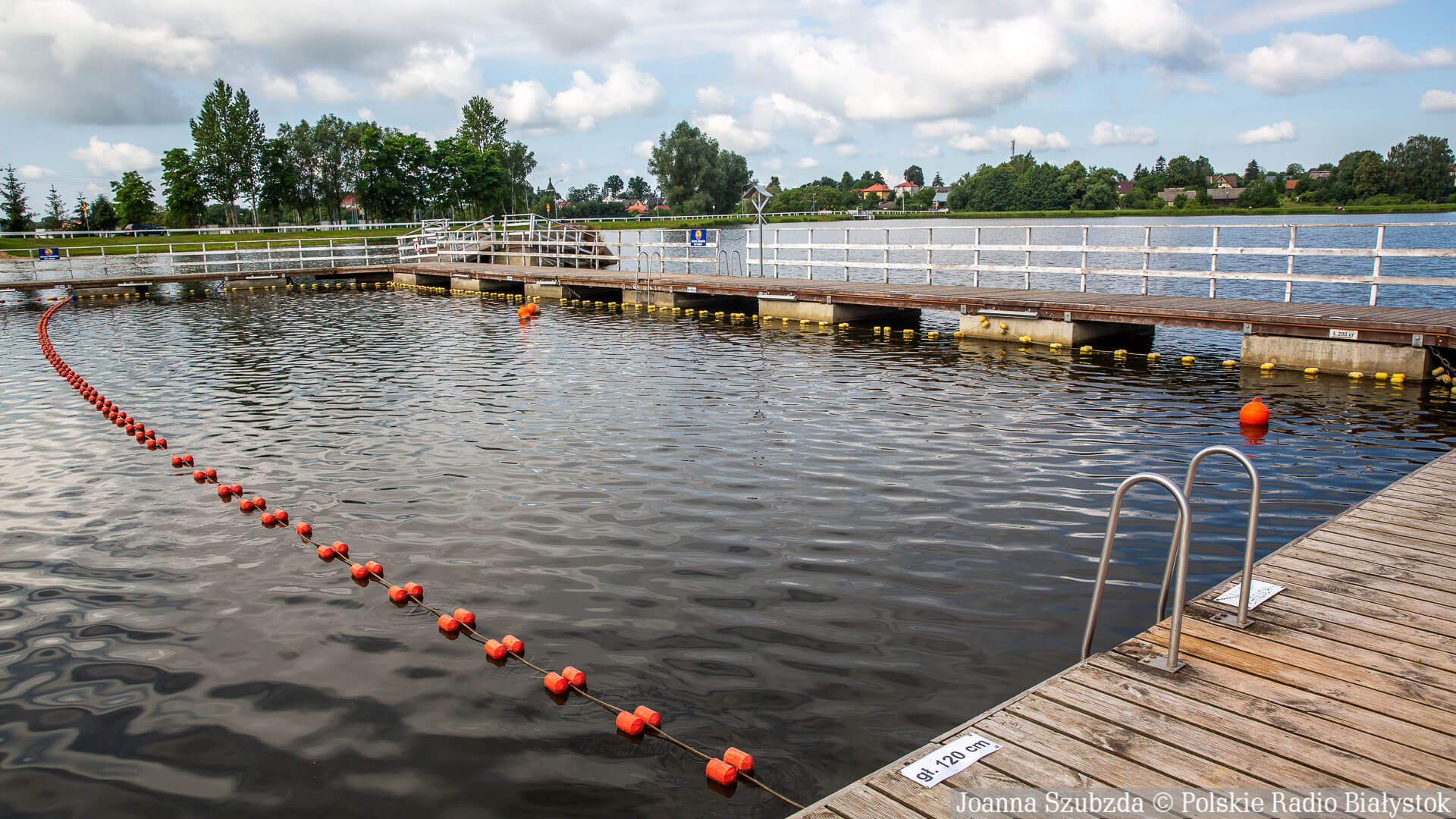 Planując wypoczynek nad wodą, sprawdźmy online czystość kąpieliska